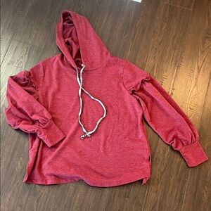 Hooded shirt with ruffle sleeve